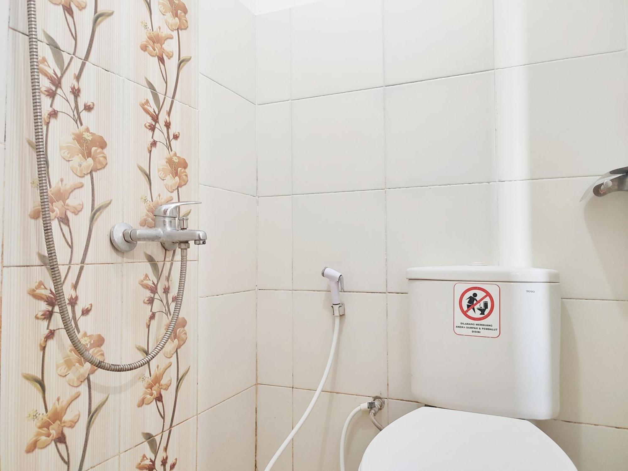 Happy Syariah Hotel Near Jombor Mitra Reddoorz Слеман Екстериор снимка