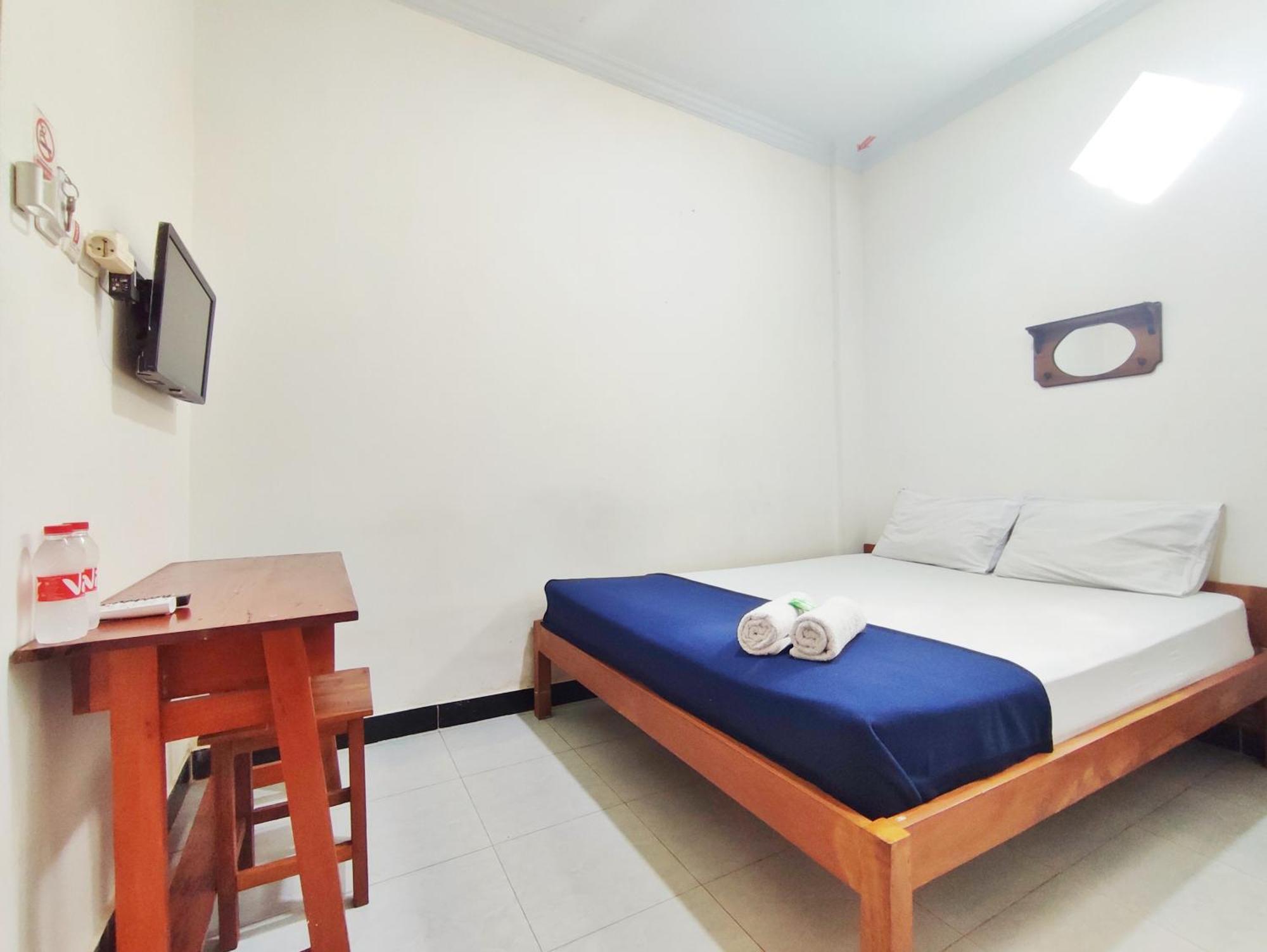 Happy Syariah Hotel Near Jombor Mitra Reddoorz Слеман Екстериор снимка